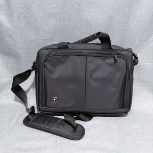 NwoT Wenger Source 14” SwissGear Laptop Briefcase Black Messenger Carry-on Bag